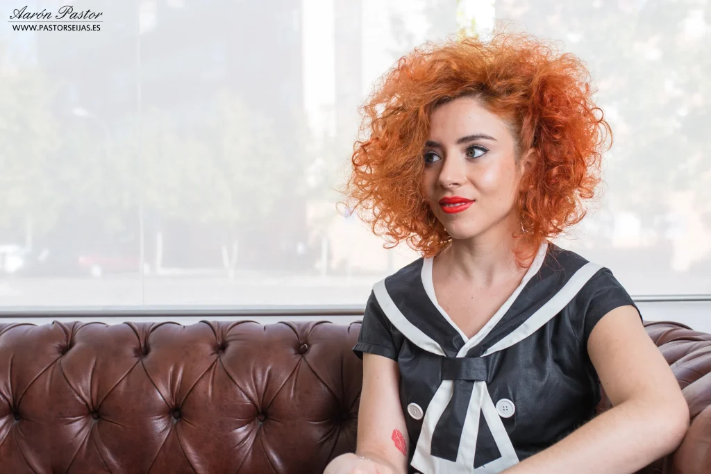 Cómo Cuidar el Cabello Rizado: Guía Completa para Lucir Rizos Sanos y Definidos